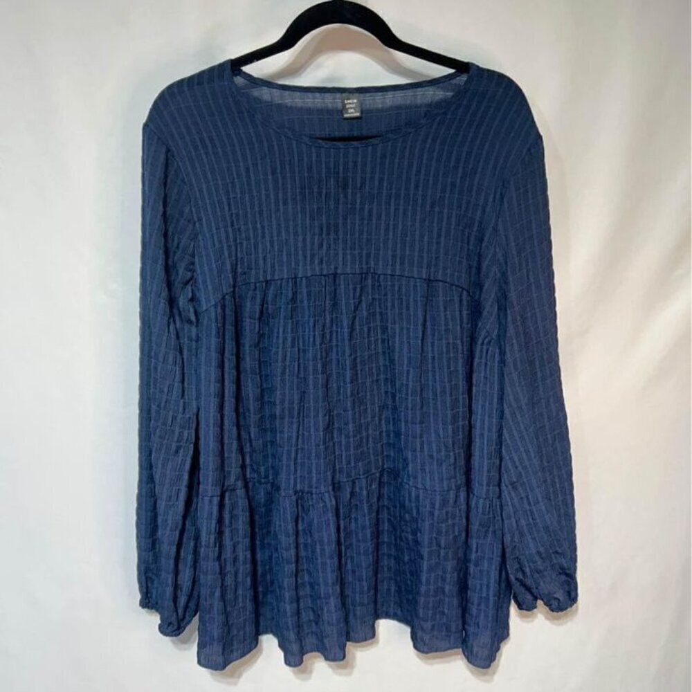 Womans loose fitting navy blouse. Long sleeve. Size 2XL. SHEIN curve.